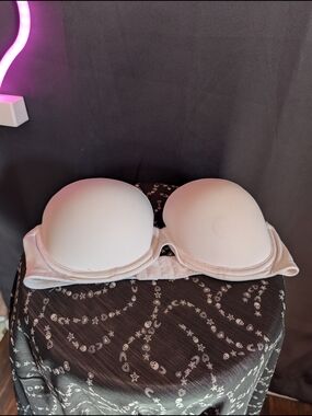 PINK Victoria's Secret Strapless Molded Bra in Cream